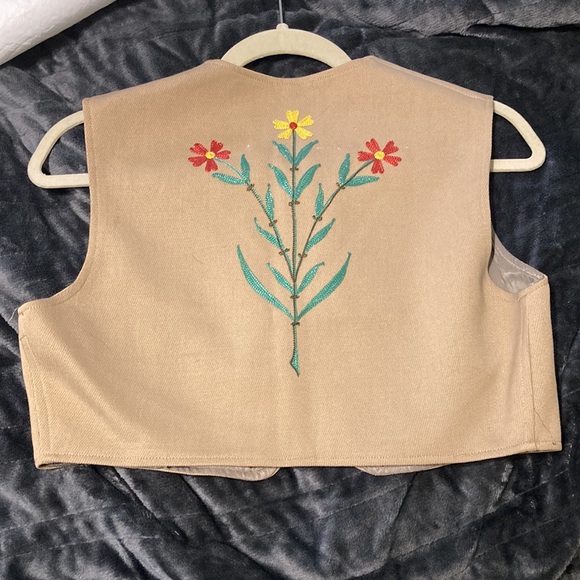 H Bar C Ranchwear Tan Embroidered Western Vest - Picture 6 of 6